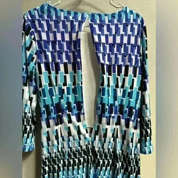 SOLD | Chico’s Geometric Wave Raine Faux Wrap Body-Con Ruched Dress Women’s 1/M - Picture 7 of 8
